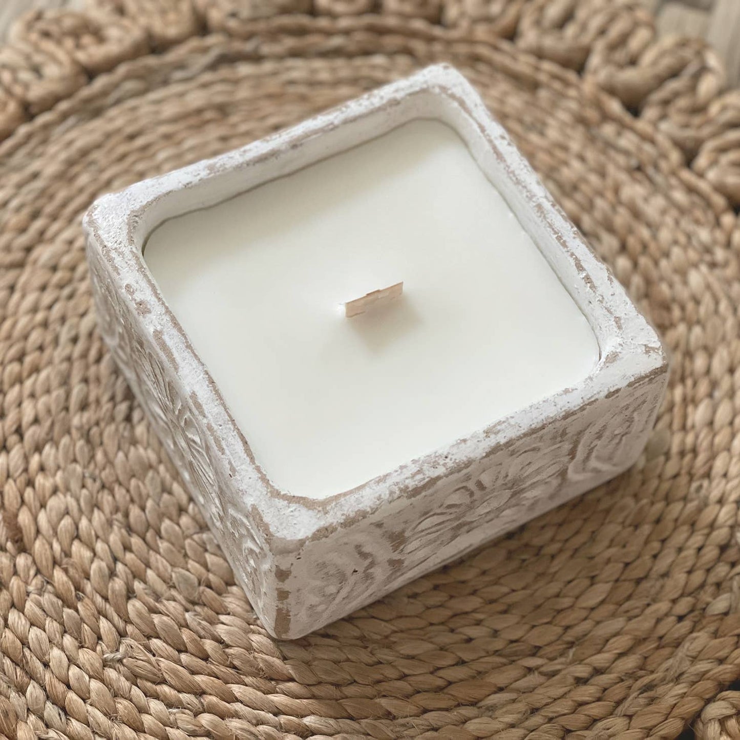 Floral square white candle clay 16 oz | orchid & amber